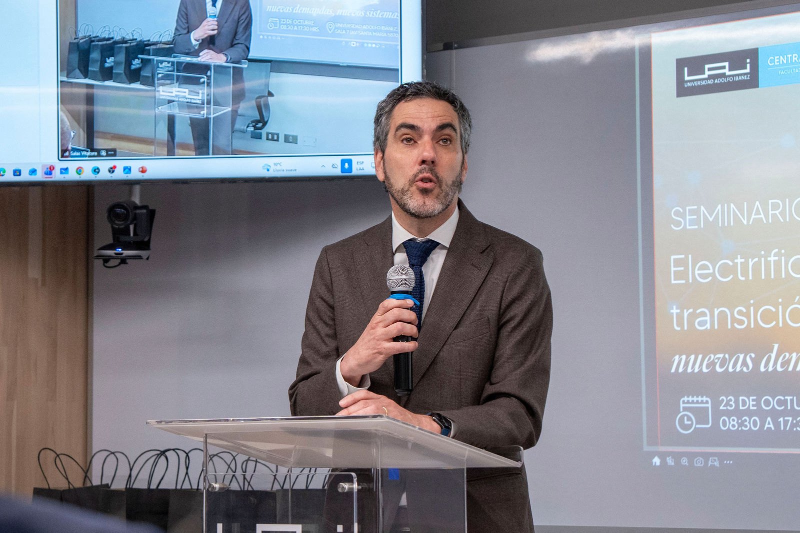 Francisco Covarrubias, Rector de la UAI
