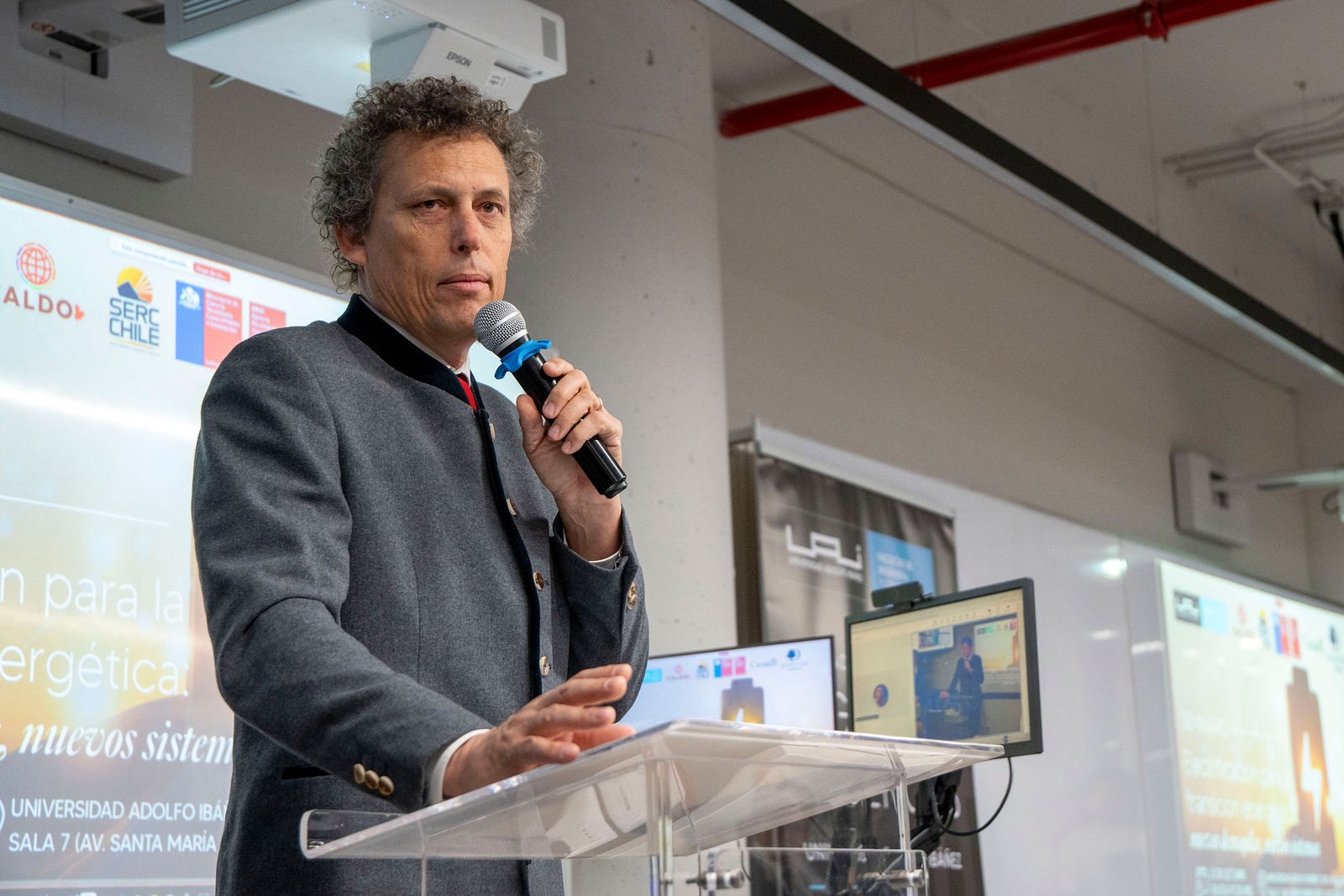 Claudio Seebach, Decano de la Facultad de Ingeniería y Ciencias